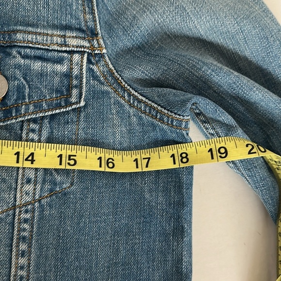 Levi's Medium Wash Denim Jacket medium - Picture 10 of 12